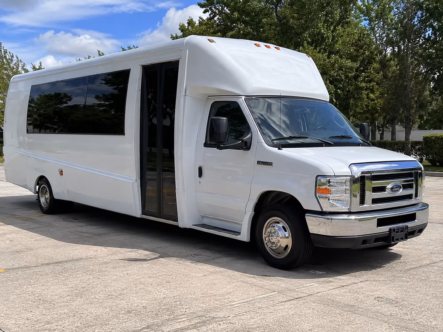 Lakewood Birthday, Sweet 16, & Quinceañera Party Bus Rentals